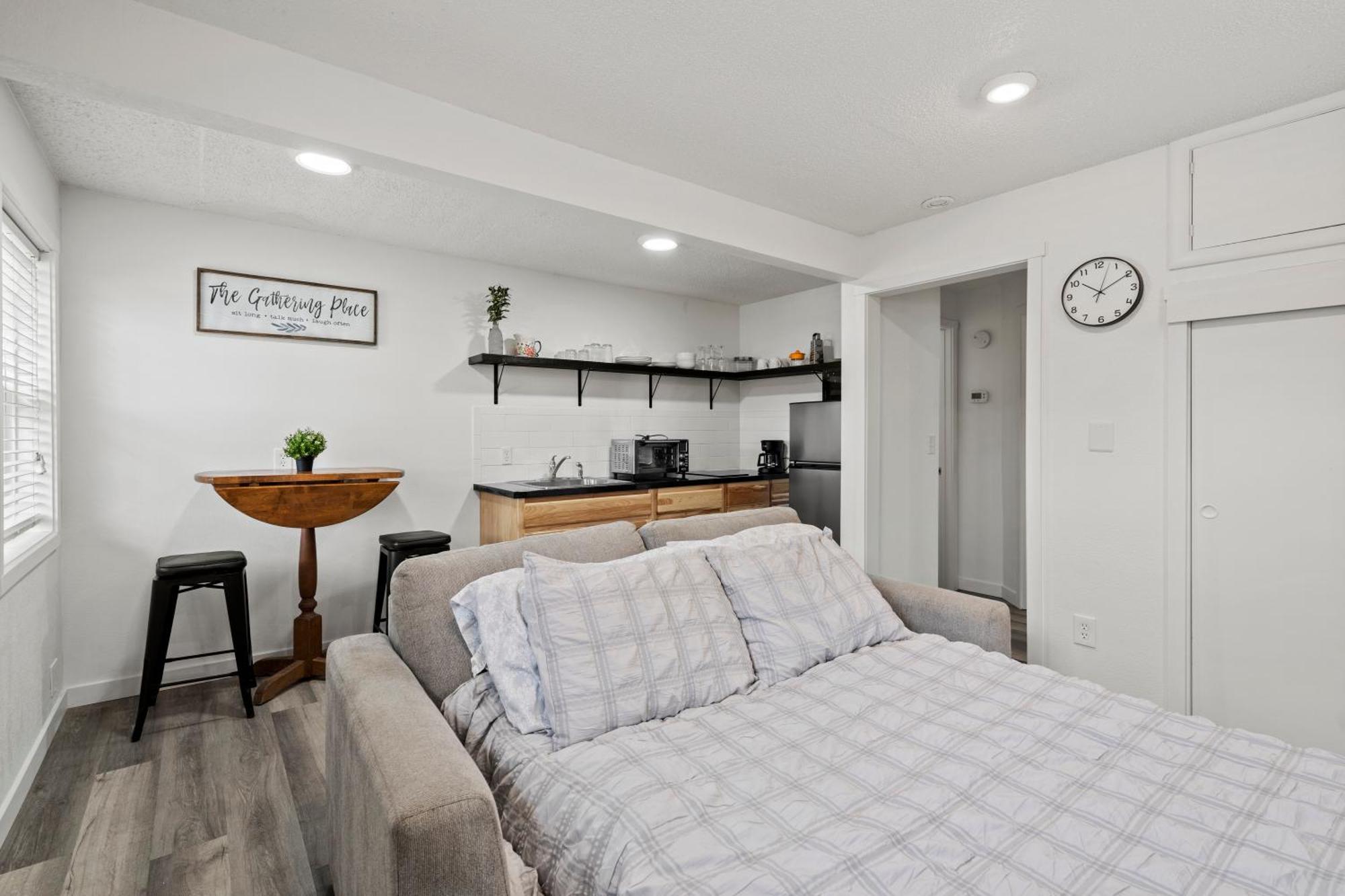 Peach Street Super Suite Medford Exterior foto